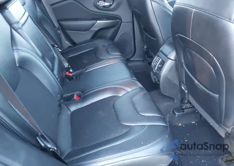 2019 Jeep Cherokee Latitude Plus 4X4 from USA, damaged, VIN 1C4PJMLBXKD237512